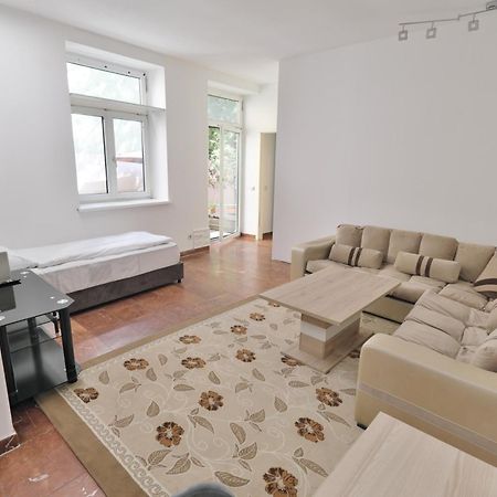 Mariahilf Apartment Wina Bagian luar foto